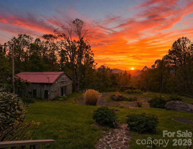 1108 Pine Root Branch Road, Bakersville, NC 28705