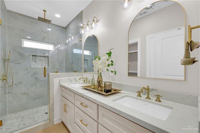 1323 S 9th Street, Alamo, TX 78516