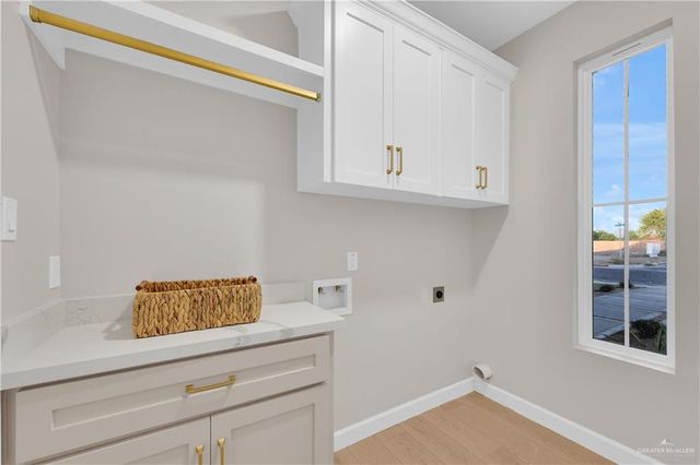 1323 S 9th Street, Alamo, TX 78516