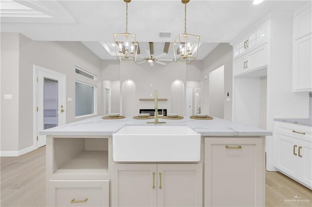 1323 S 9th Street, Alamo, TX 78516