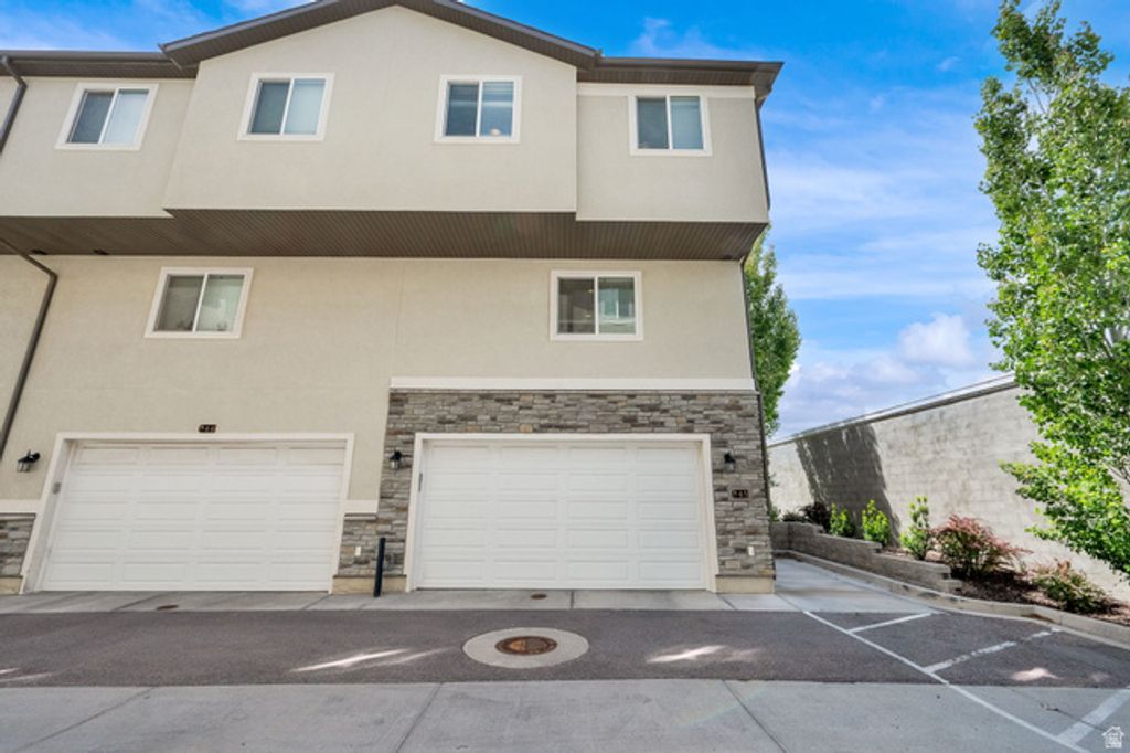 Image 22 of property listing at 1414 S 800 W ##D 4-5, Woods Cross, UT 84087