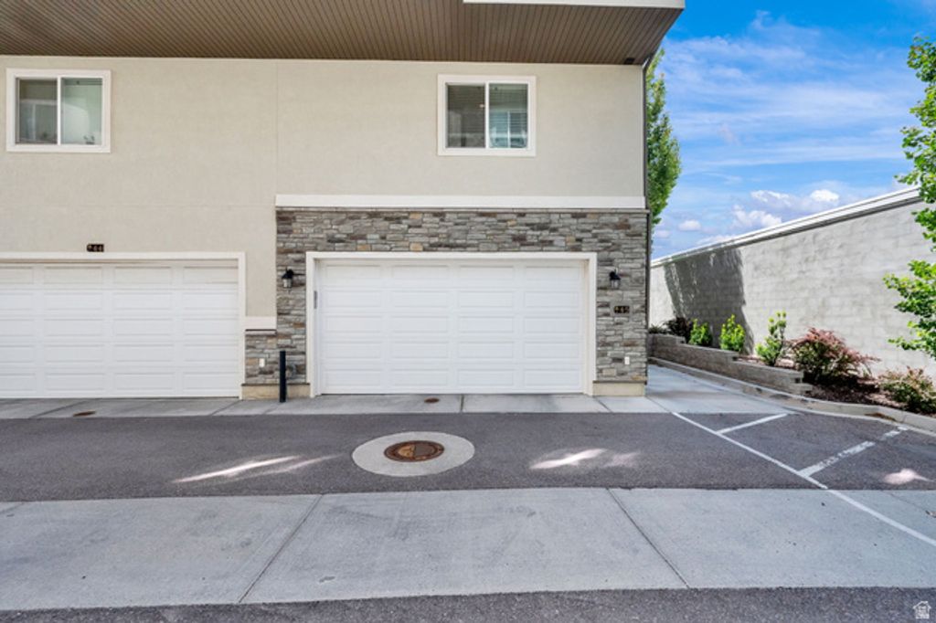 Image 23 of property listing at 1414 S 800 W ##D 4-5, Woods Cross, UT 84087