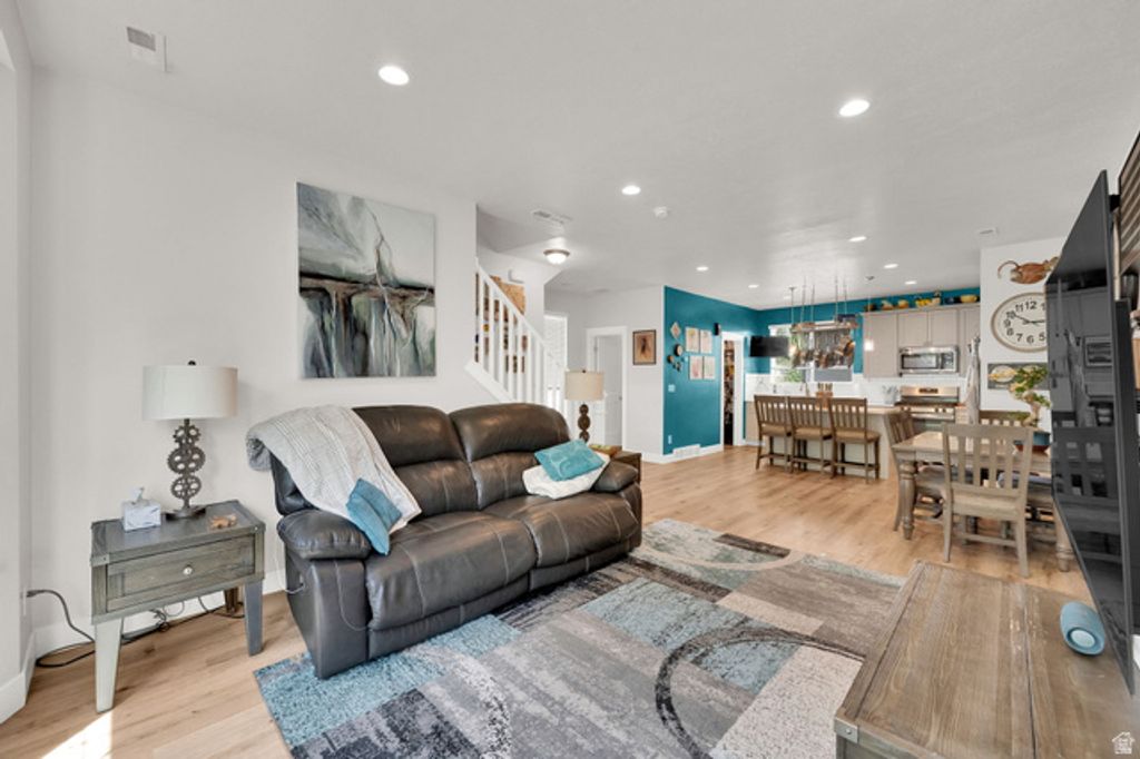 Image 8 of property listing at 1414 S 800 W ##D 4-5, Woods Cross, UT 84087