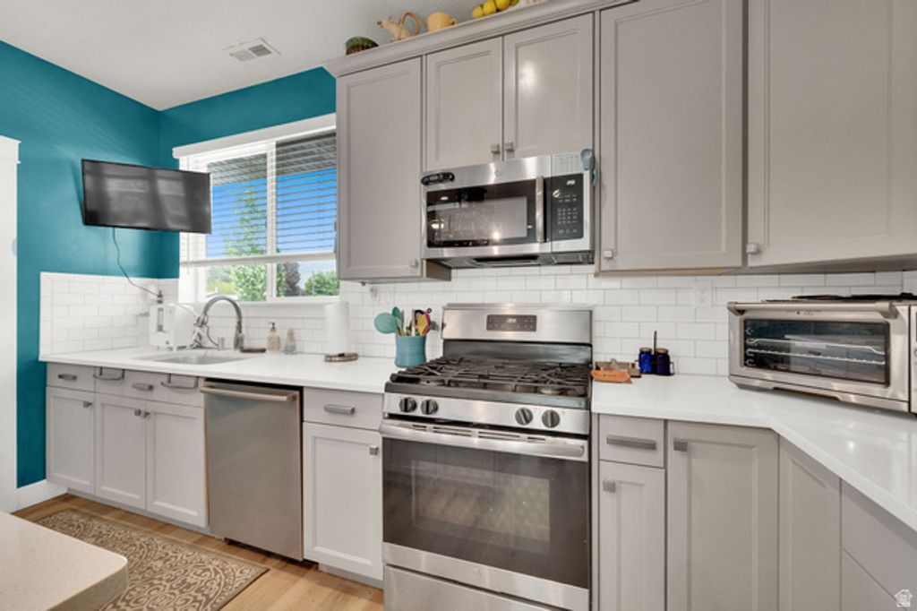 Image 9 of property listing at 1414 S 800 W ##D 4-5, Woods Cross, UT 84087