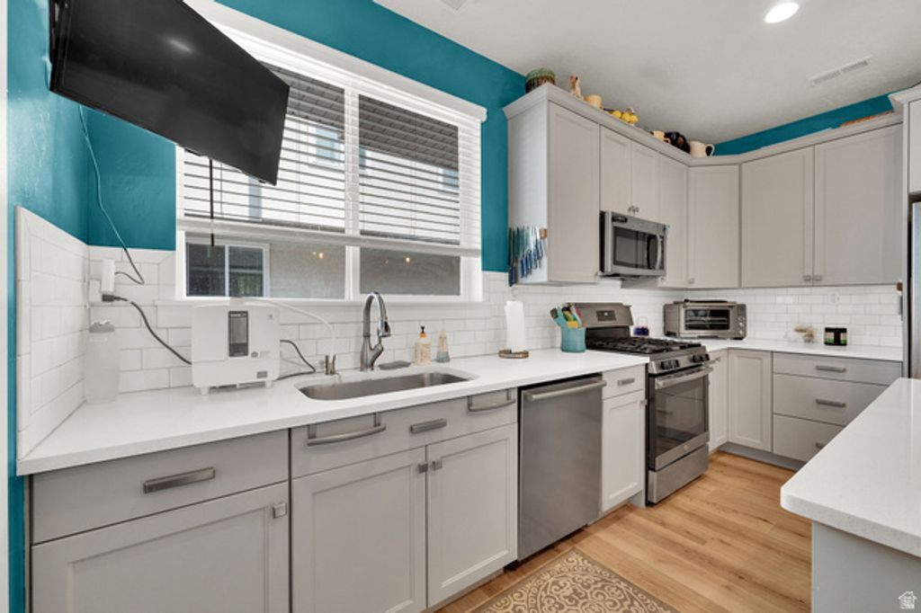 Image 10 of property listing at 1414 S 800 W ##D 4-5, Woods Cross, UT 84087