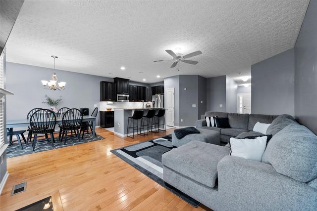 2010 Sugar Mill Drive, Pataskala, OH 43062
