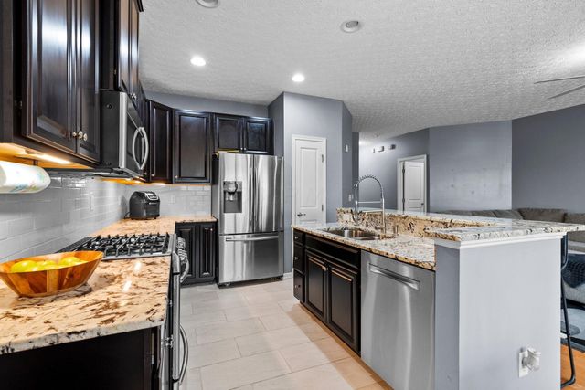2010 Sugar Mill Drive, Pataskala, OH 43062
