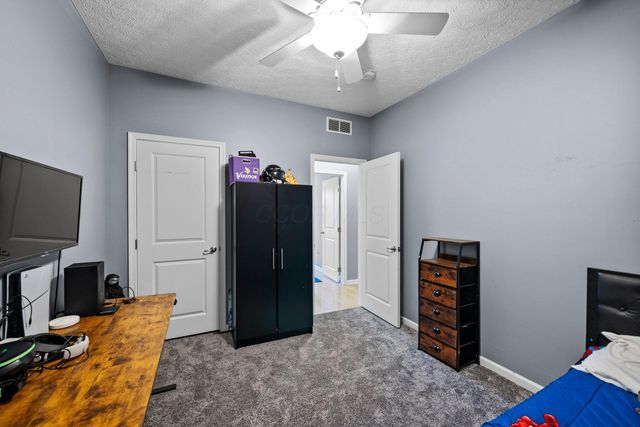 2010 Sugar Mill Drive, Pataskala, OH 43062