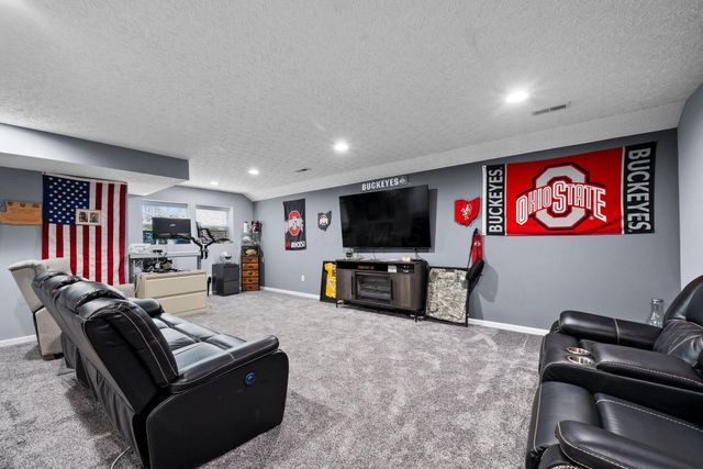 2010 Sugar Mill Drive, Pataskala, OH 43062