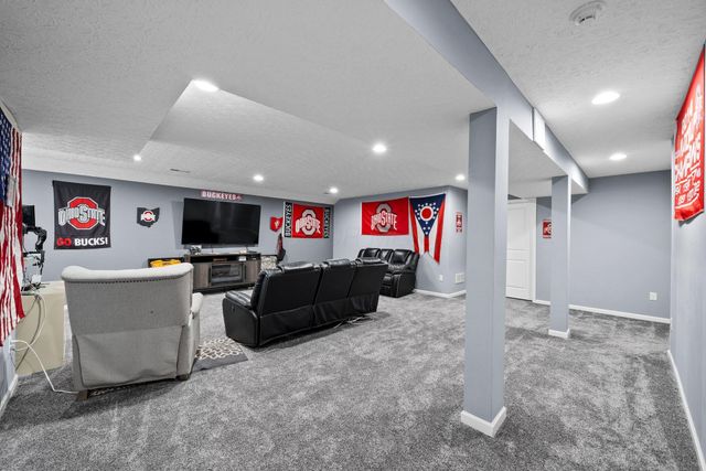 2010 Sugar Mill Drive, Pataskala, OH 43062