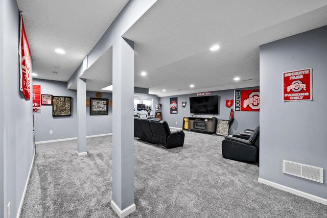 2010 Sugar Mill Drive, Pataskala, OH 43062