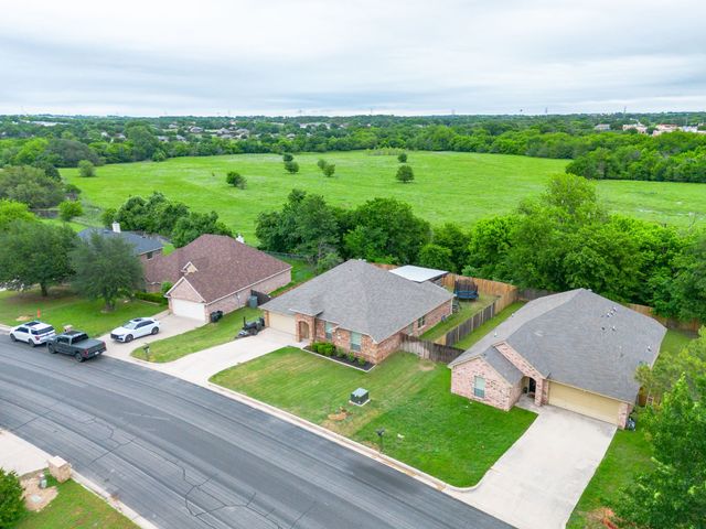 210 Willow Creek Drive, Weatherford, TX 76085