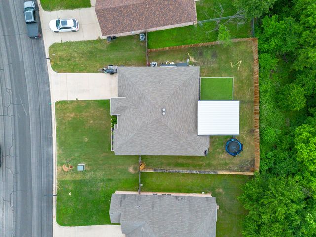 210 Willow Creek Drive, Weatherford, TX 76085