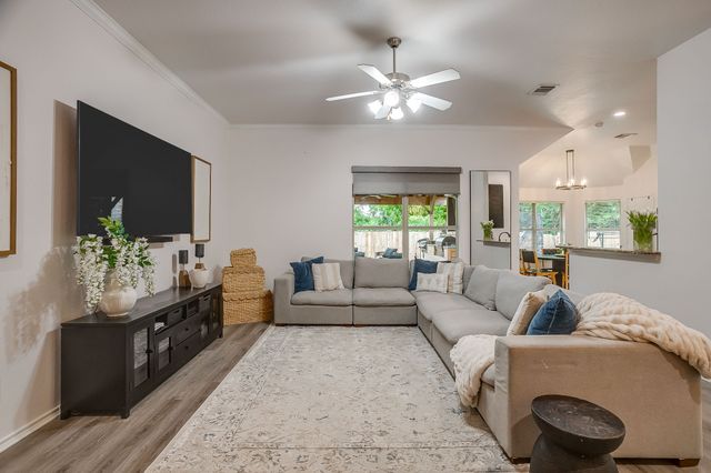 210 Willow Creek Drive, Weatherford, TX 76085