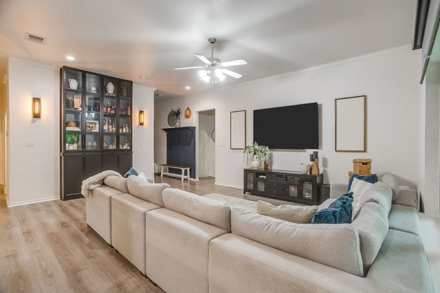 210 Willow Creek Drive, Weatherford, TX 76085