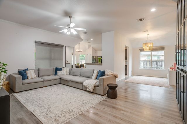 210 Willow Creek Drive, Weatherford, TX 76085