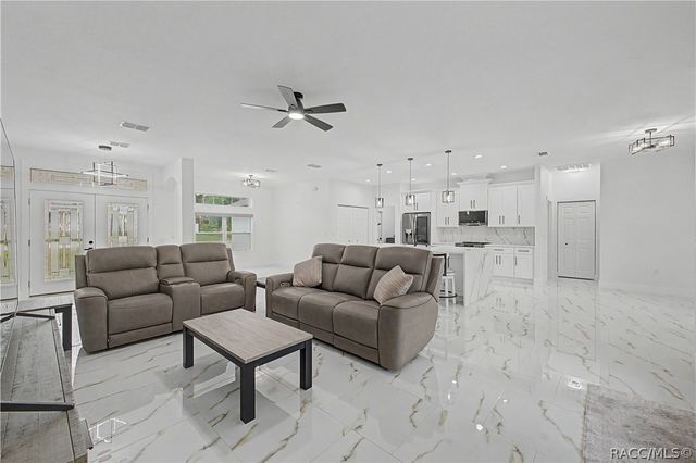 7372 Madrid Road, Weeki Wachee, FL 34613