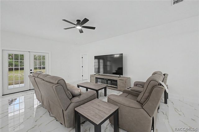 7372 Madrid Road, Weeki Wachee, FL 34613