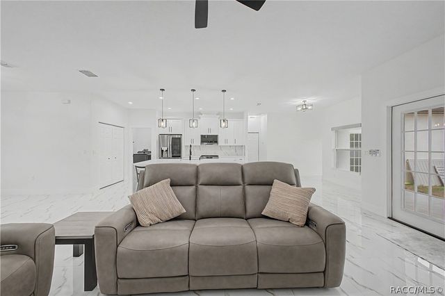 7372 Madrid Road, Weeki Wachee, FL 34613