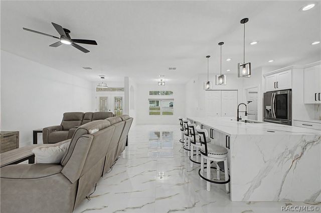 7372 Madrid Road, Weeki Wachee, FL 34613