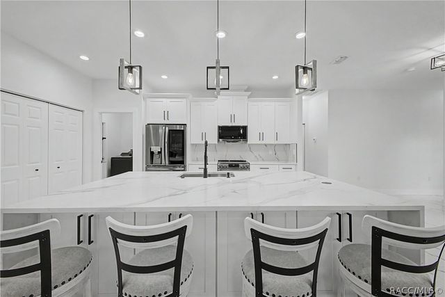 7372 Madrid Road, Weeki Wachee, FL 34613