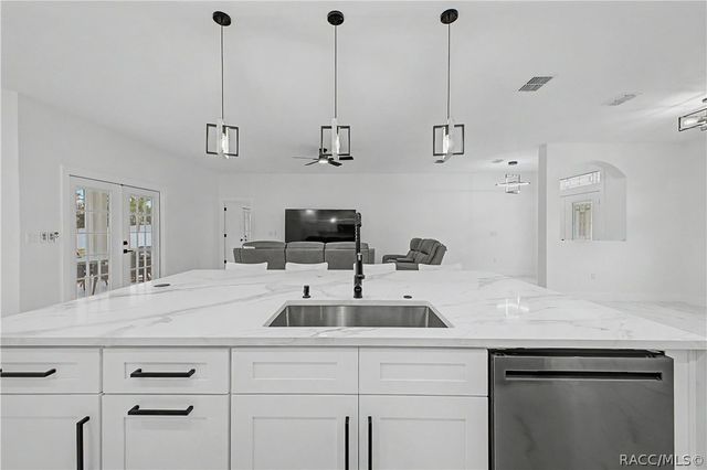 7372 Madrid Road, Weeki Wachee, FL 34613