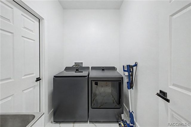 7372 Madrid Road, Weeki Wachee, FL 34613