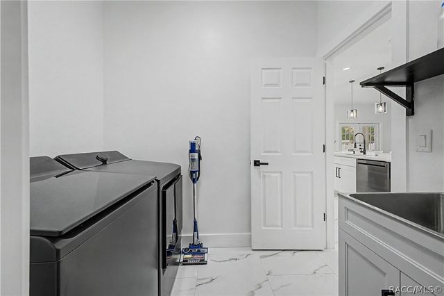 7372 Madrid Road, Weeki Wachee, FL 34613