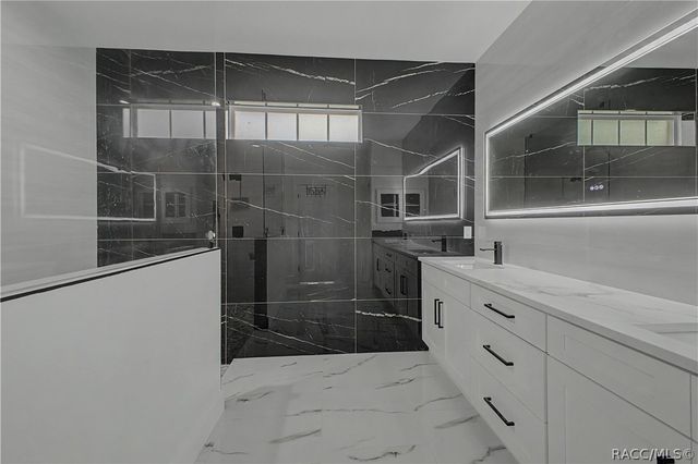 7372 Madrid Road, Weeki Wachee, FL 34613