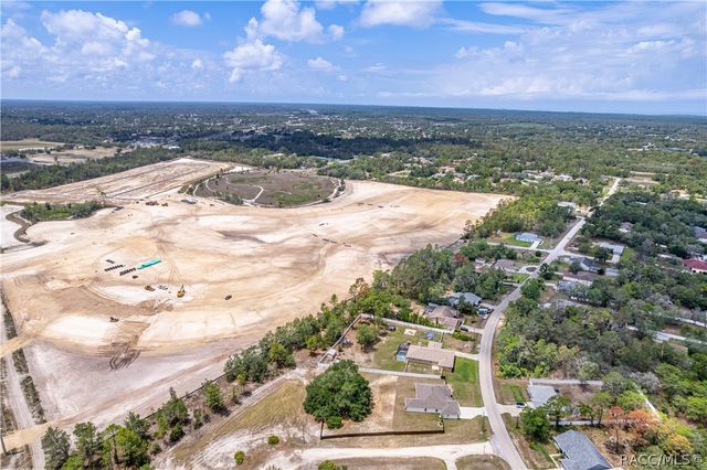 7372 Madrid Road, Weeki Wachee, FL 34613