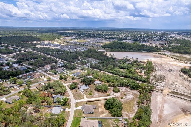 7372 Madrid Road, Weeki Wachee, FL 34613