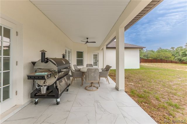 7372 Madrid Road, Weeki Wachee, FL 34613