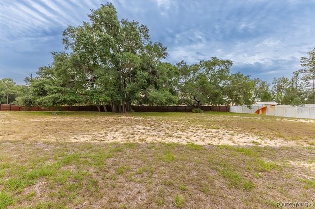 7372 Madrid Road, Weeki Wachee, FL 34613