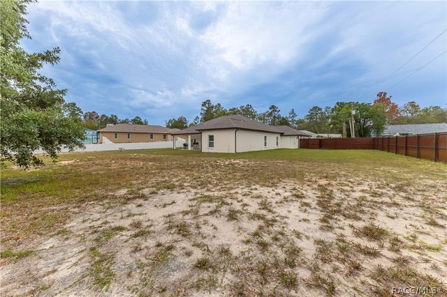 7372 Madrid Road, Weeki Wachee, FL 34613