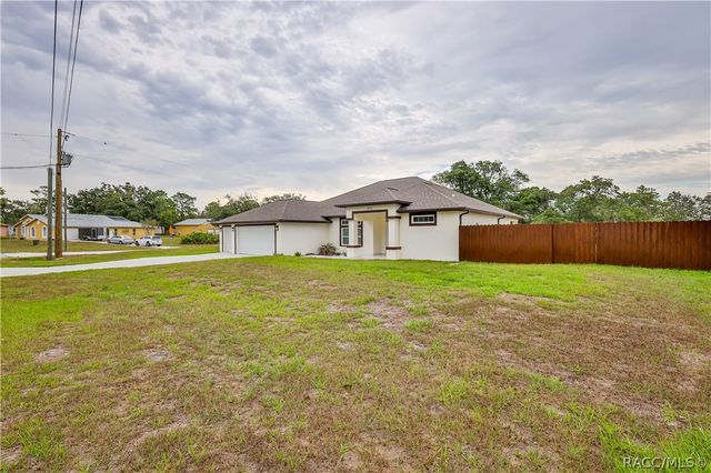 7372 Madrid Road, Weeki Wachee, FL 34613