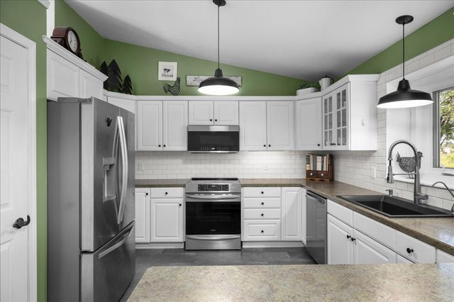 2734 S 64th ST W, Billings, MT 59106