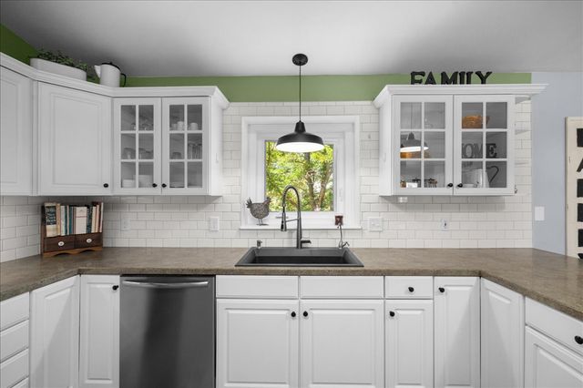 2734 S 64th ST W, Billings, MT 59106