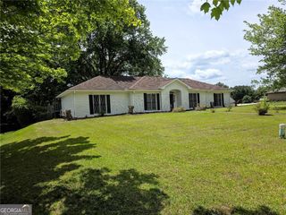 2064 Skyland Glen Drive, Snellville, GA 30078