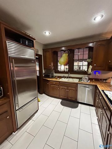 104 Argyle Circle, Gadsden, AL 35901