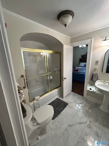 104 Argyle Circle, Gadsden, AL 35901