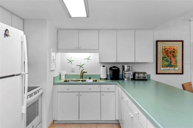 4811 SAXON DRIVE B101, New Smyrna Beach, FL 32169