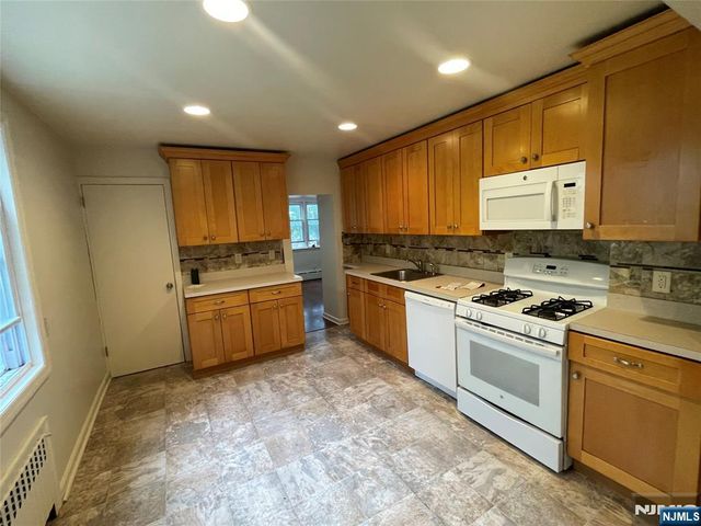 253 Harrison Street, Leonia, NJ 07605