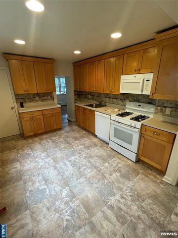 253 Harrison Street, Leonia, NJ 07605