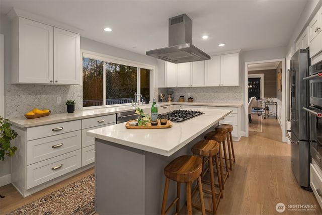 11721 NE 41st Street, Kirkland, WA 98033