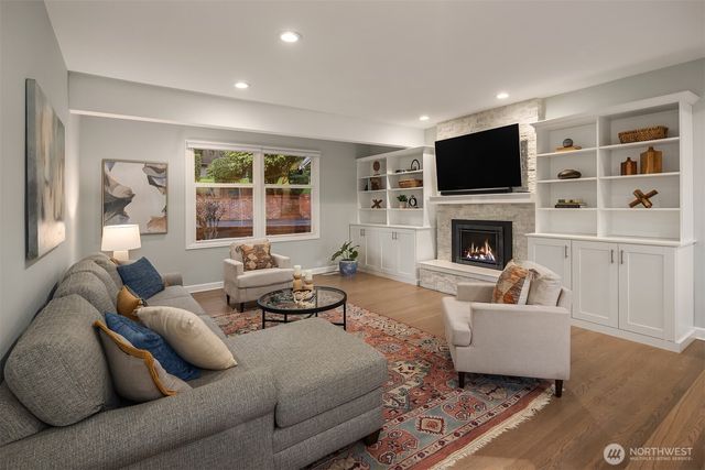 11721 NE 41st Street, Kirkland, WA 98033