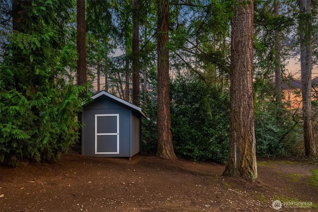 11721 NE 41st Street, Kirkland, WA 98033