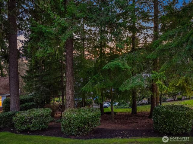 11721 NE 41st Street, Kirkland, WA 98033
