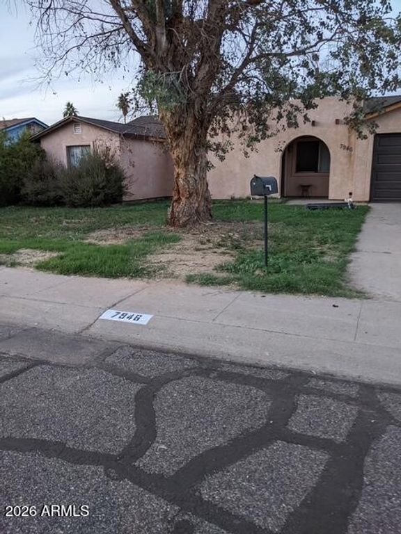 Image 1 of property listing at 7946 W COOLIDGE Street, Phoenix, AZ 85033