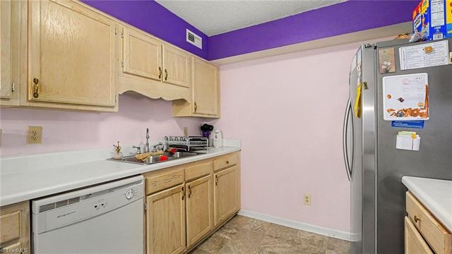 7121 W Friendly Avenue A, Greensboro, NC 27410