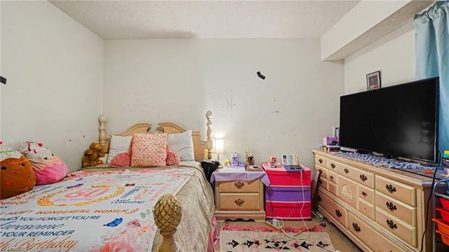 7121 W Friendly Avenue A, Greensboro, NC 27410